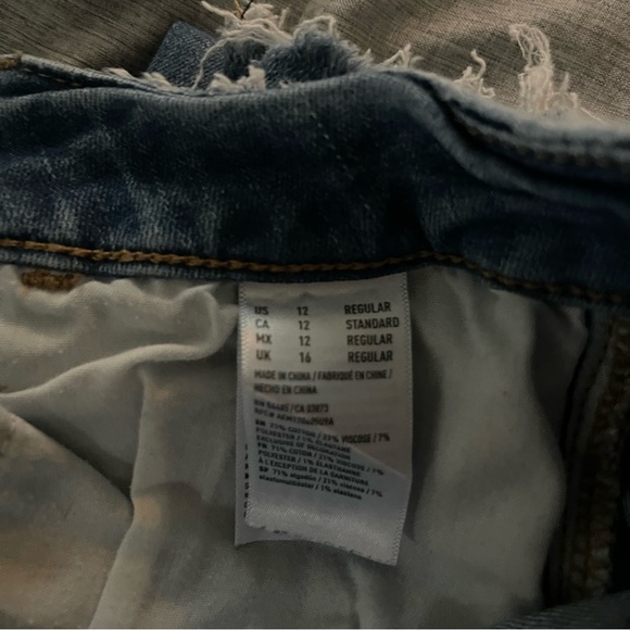 American Eagle Distressed Dark Wash Jeans (Size 12) - Picture 5 of 6